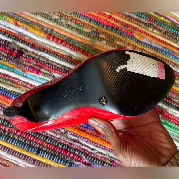 Sexy red platform Mary Jane heels - Picture 5 of 7